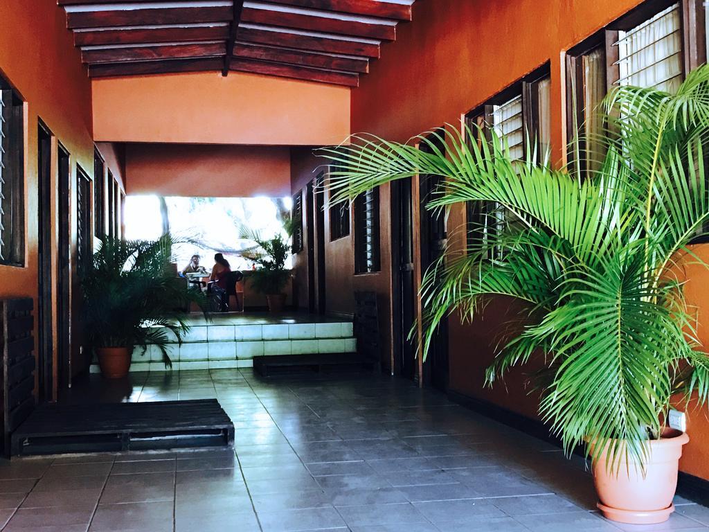 Tsunami Hostel ตามารินโด ภายนอก รูปภาพ