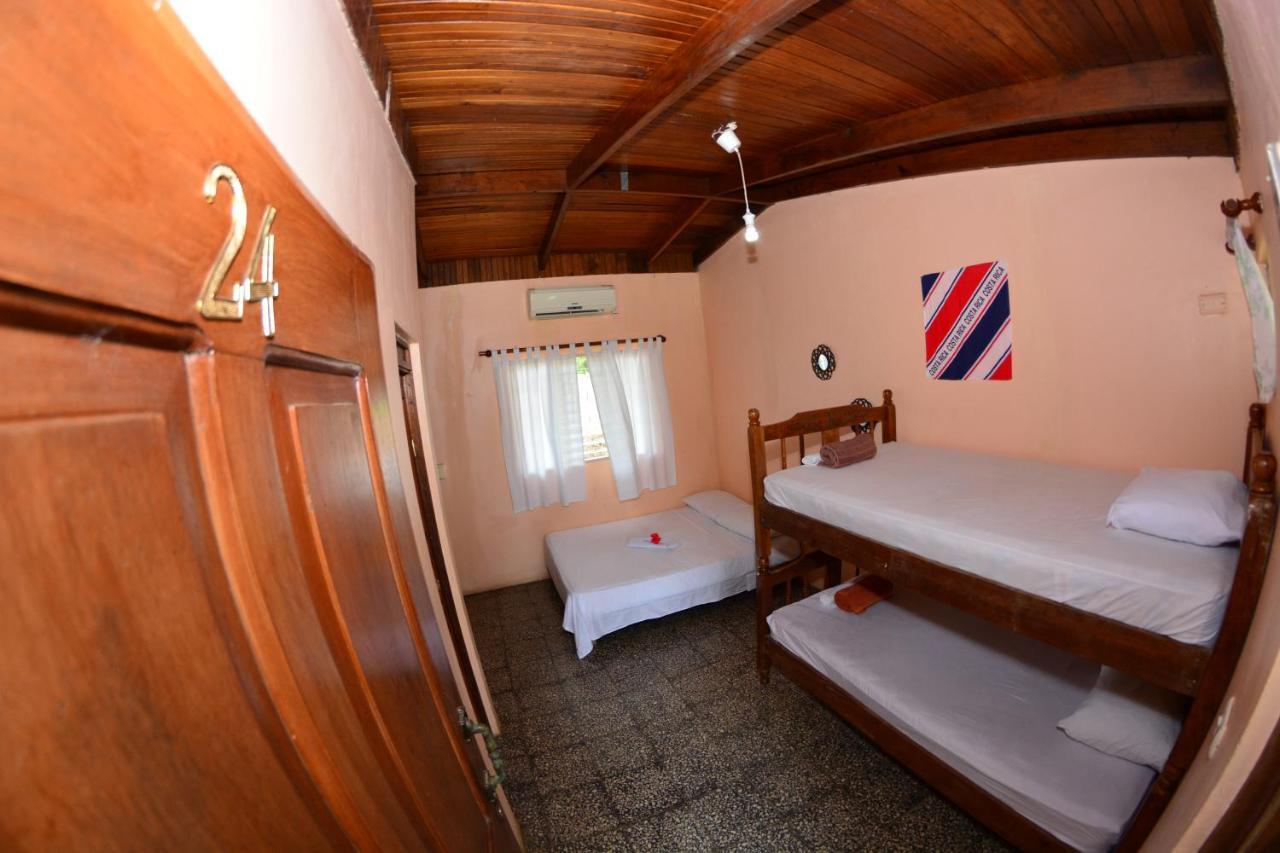 Tsunami Hostel ตามารินโด ภายนอก รูปภาพ