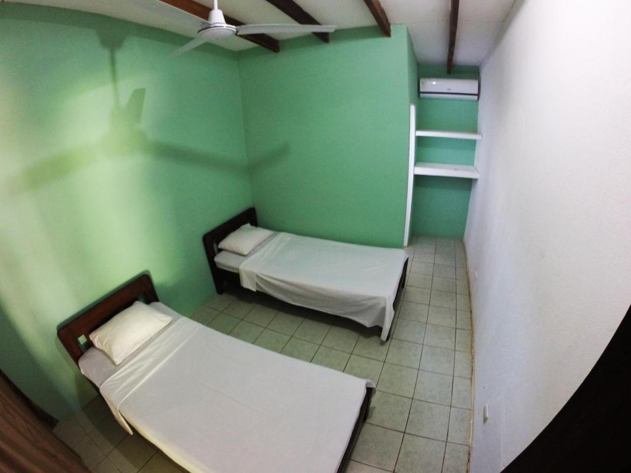 Tsunami Hostel ตามารินโด ภายนอก รูปภาพ