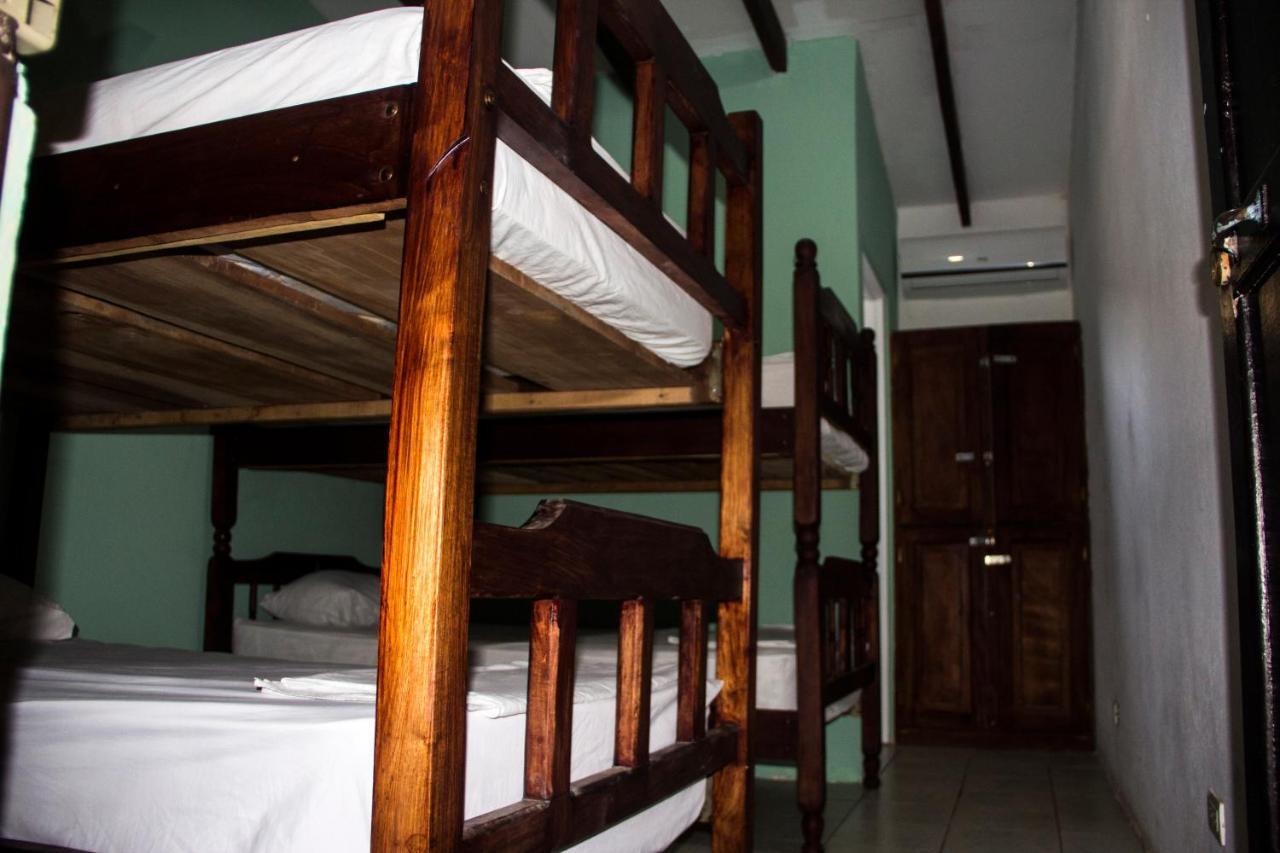 Tsunami Hostel ตามารินโด ภายนอก รูปภาพ